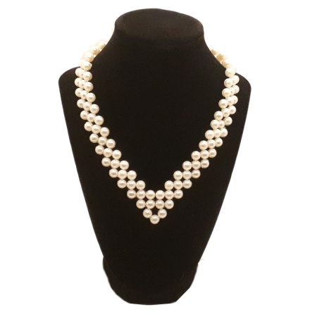 The Queen Necklace the-queen-necklace
